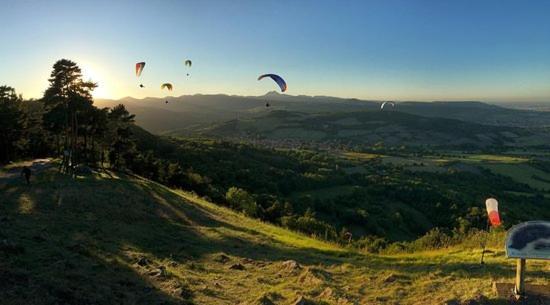 Nid Sous Le Volcan Saint-Sandoux ภายนอก รูปภาพ